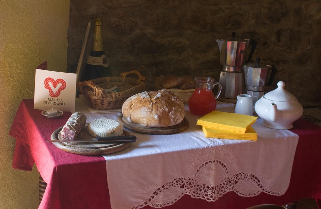 몬포르테달바 Arco Dei Nobili B&B 외부 사진