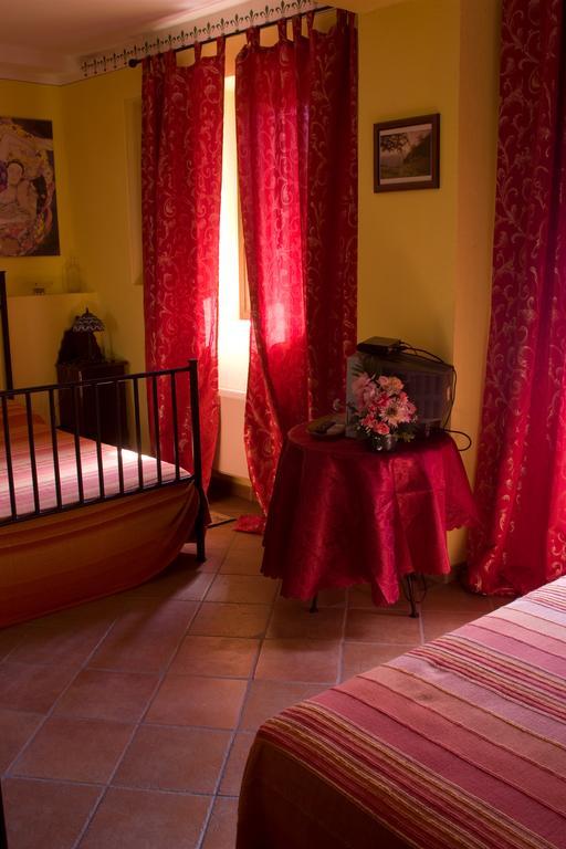 몬포르테달바 Arco Dei Nobili B&B 외부 사진